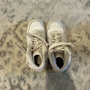 White High topped Nike Air Forces*PRICE IS NEGOTIABLE*